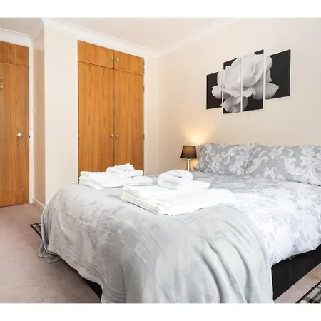 Coppergate - Perfectly Central Location